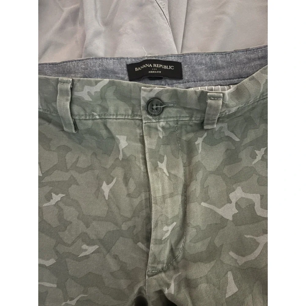 Banana Republic Shorts Mens 30 X 9‎ In  Camo Chino High Rise Pockets Aiden Fit